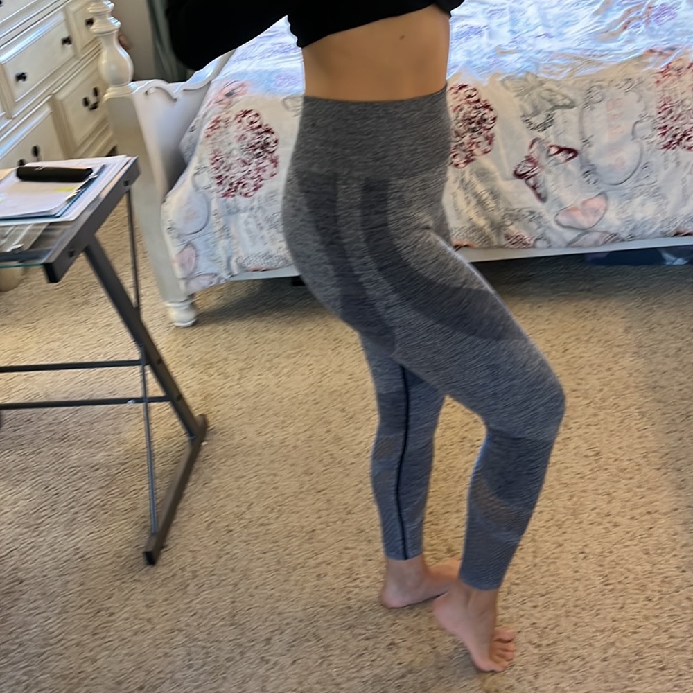 Victoria’s Secret PINK size small blue leggings